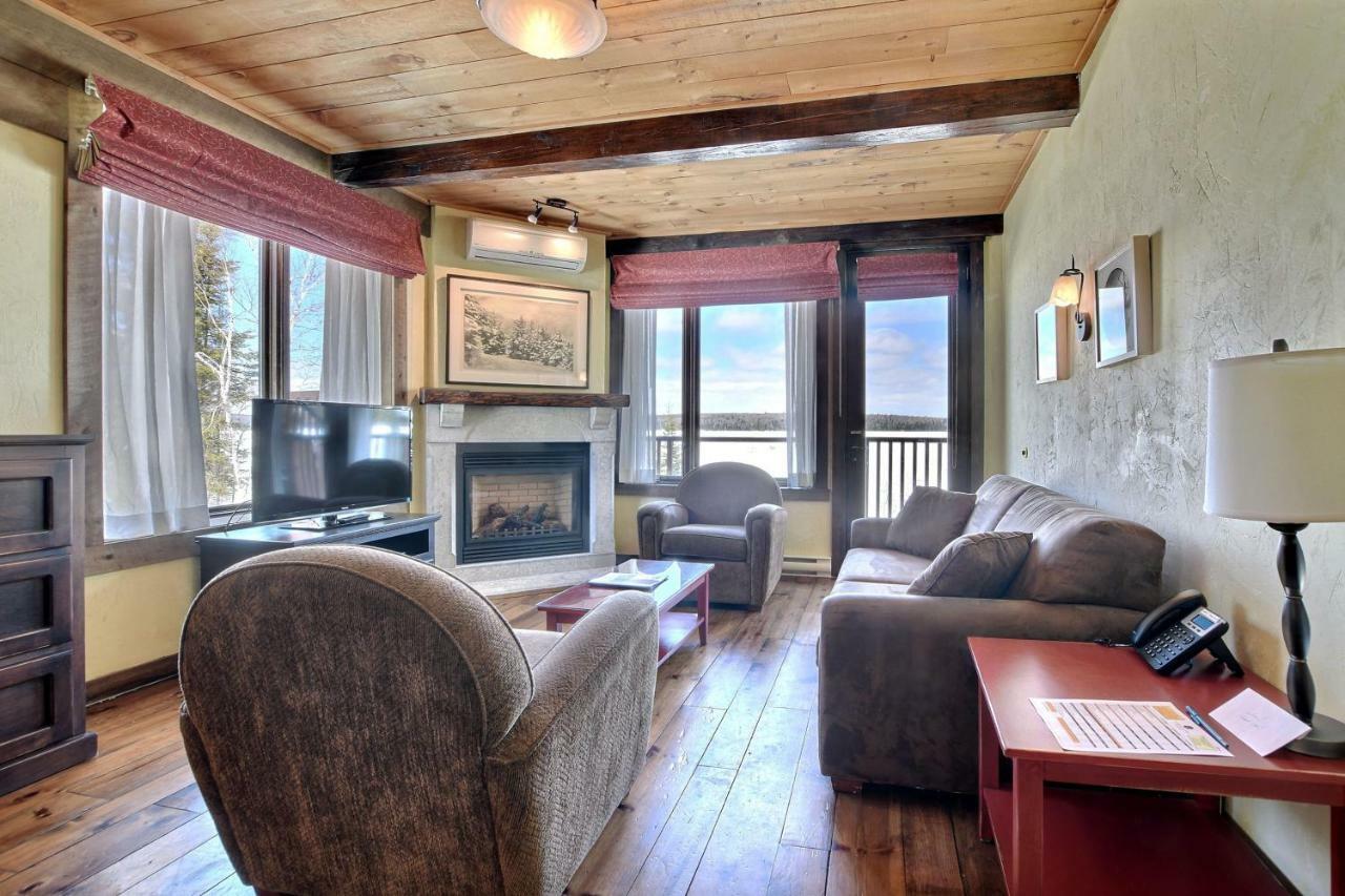 Les Condos Du Lac Taureau- Rooms & Condos Saint-Michel des Saints Luaran gambar