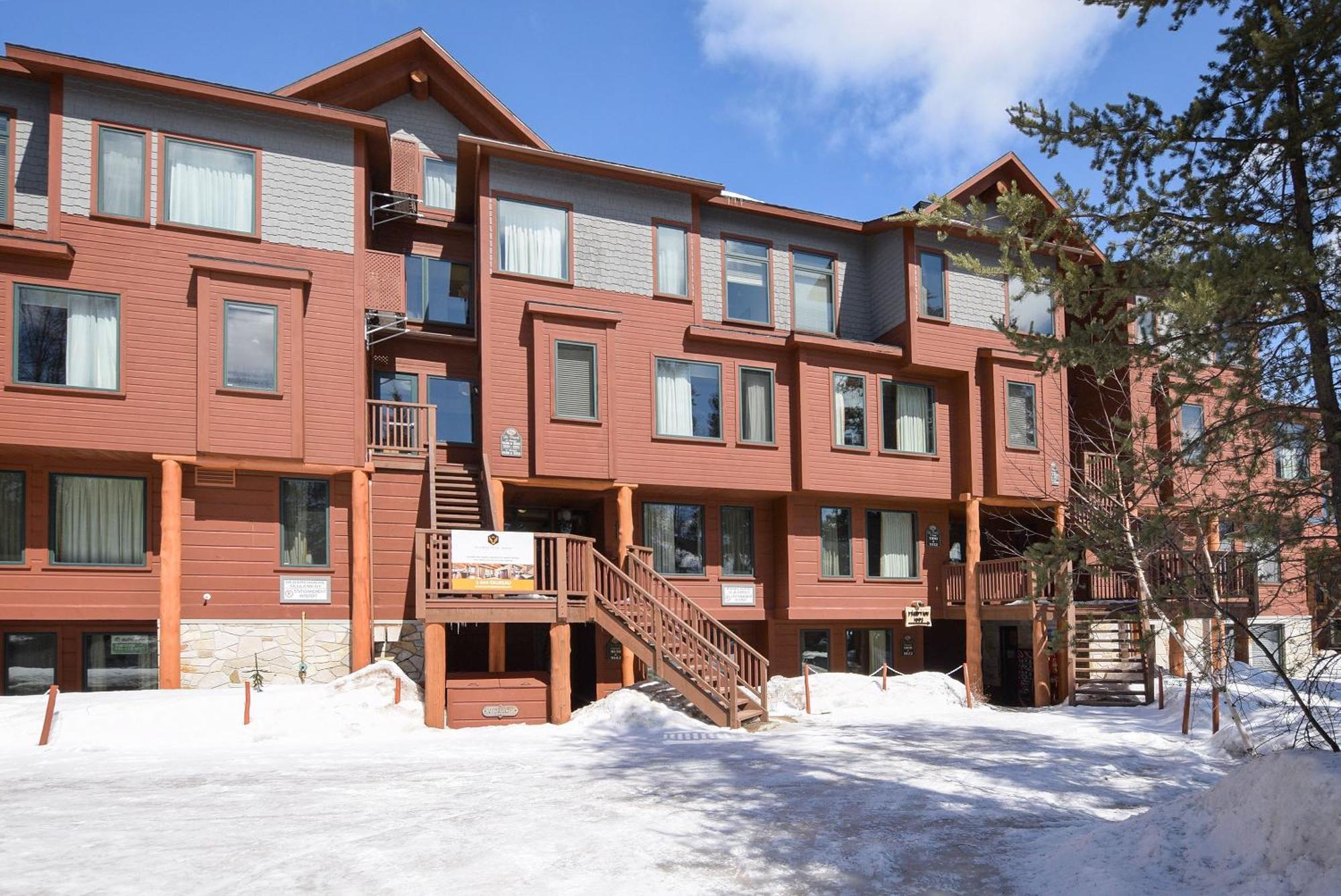 Les Condos Du Lac Taureau- Rooms & Condos Saint-Michel des Saints Luaran gambar